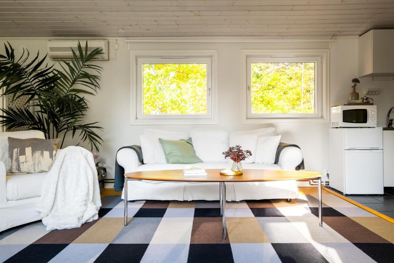 Theo & Lilis Countryside Apartment エレブルー エクステリア 写真