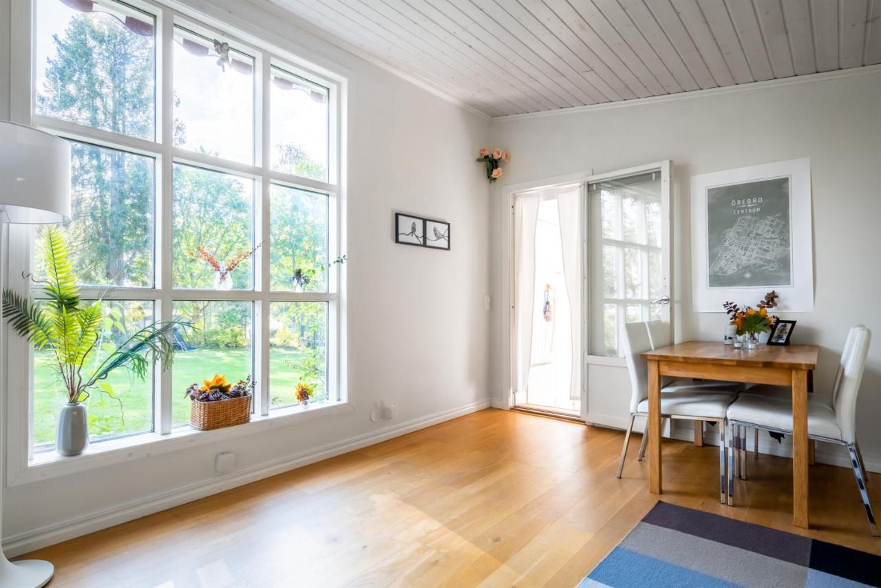 Theo & Lilis Countryside Apartment エレブルー エクステリア 写真