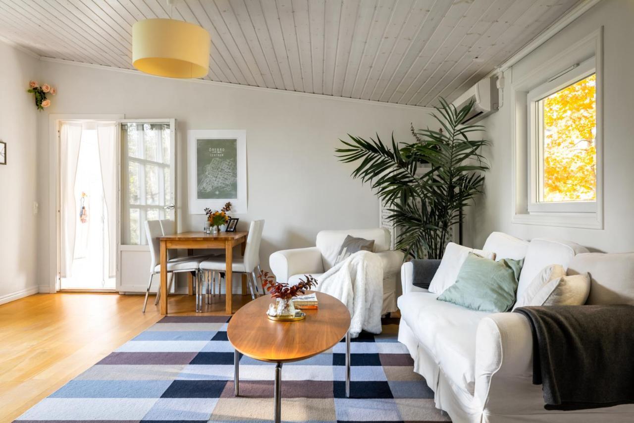 Theo & Lilis Countryside Apartment エレブルー エクステリア 写真